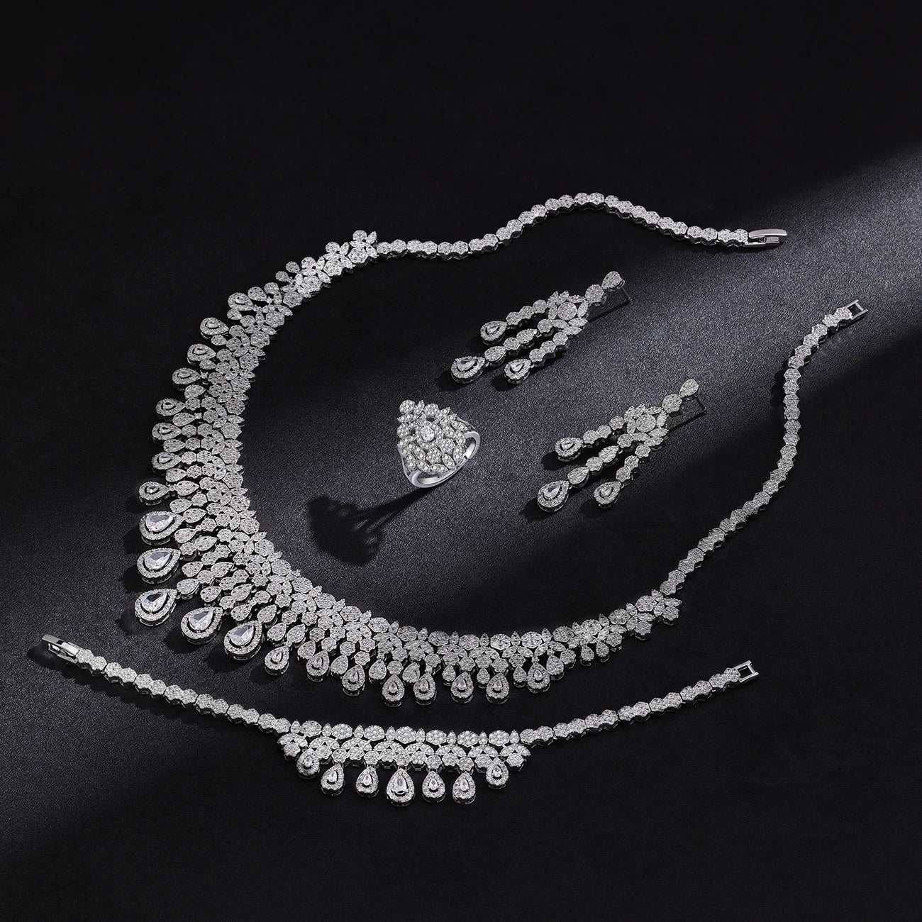 Luxury Women's Jewelry Elegant Style Bridal Tassel Zircon Necklace Earrings Bracelet Ring 4 Piece Bridal Large Wedding Jewelry S