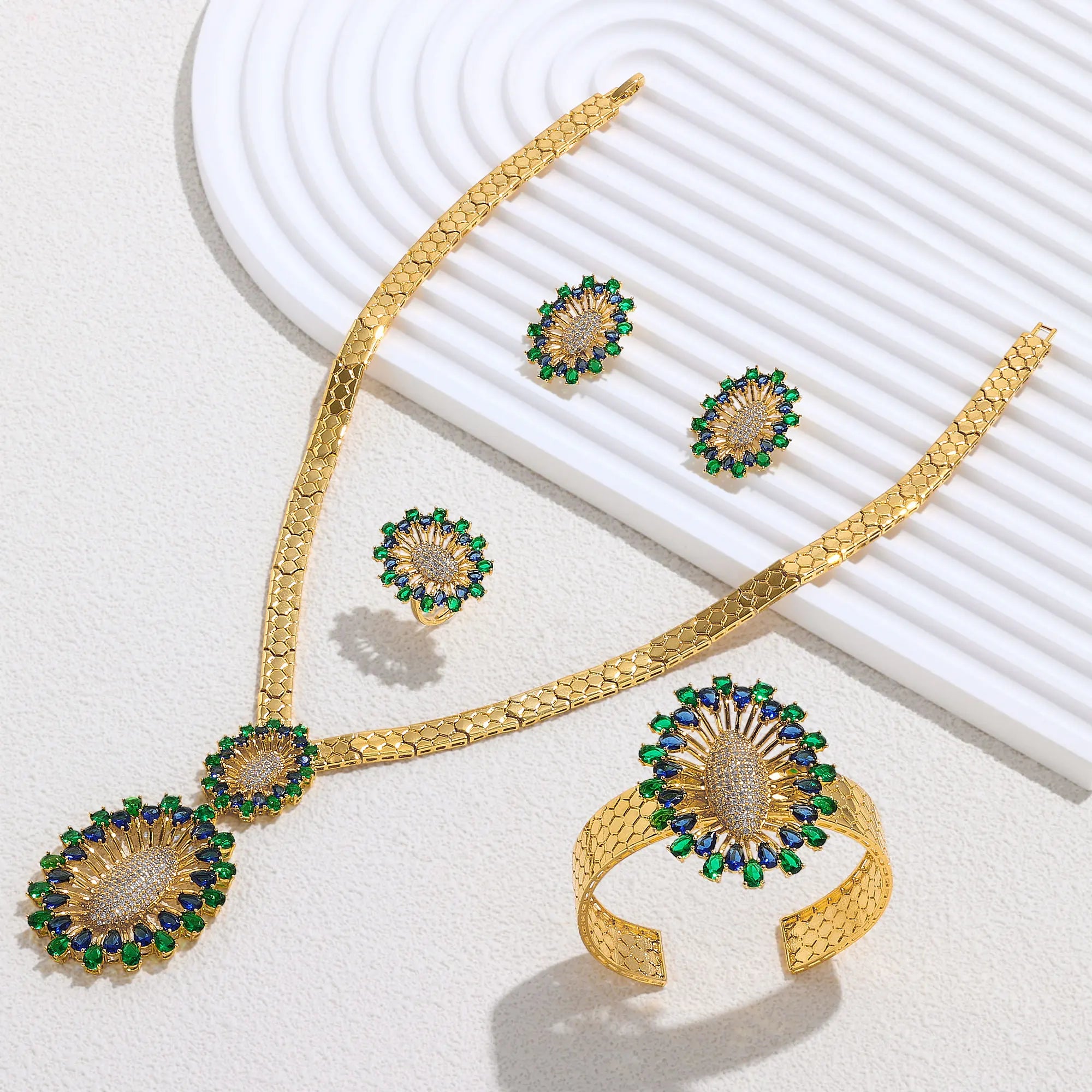 2024 Bridal Wedding Jewelry Set for Women Gold Plated Nigerian African 4pcs Jewelry Necklace Earrings Set Green Red CZ Zirconia