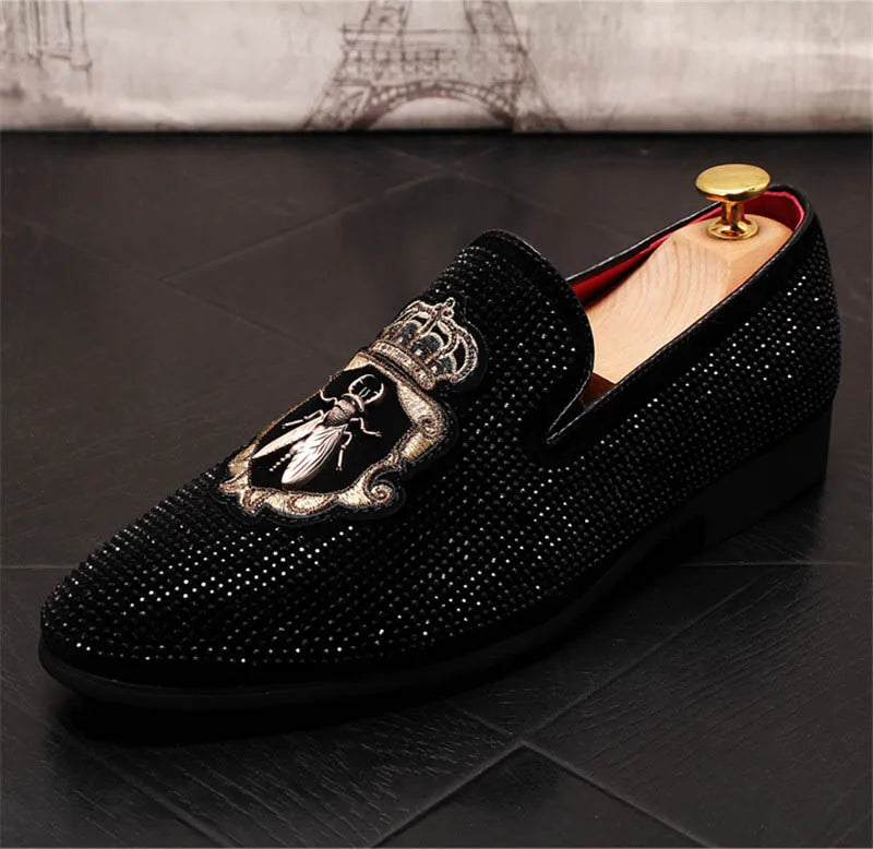 NEW Pointed Toe Embroidery Rhinestone Flats Shoes For Men Male Wedding Dress Prom Homecoming Shoes Zapatos Hombre Vestir