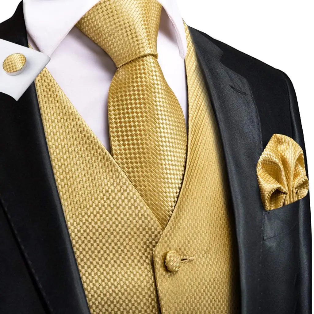 Fashion Silk Vest For Men Classic Gold Champane Yellow Waistcoat Jacket Tie Hankerchief Cufflinks Sets Dress Suit Wedding Hi-Tie