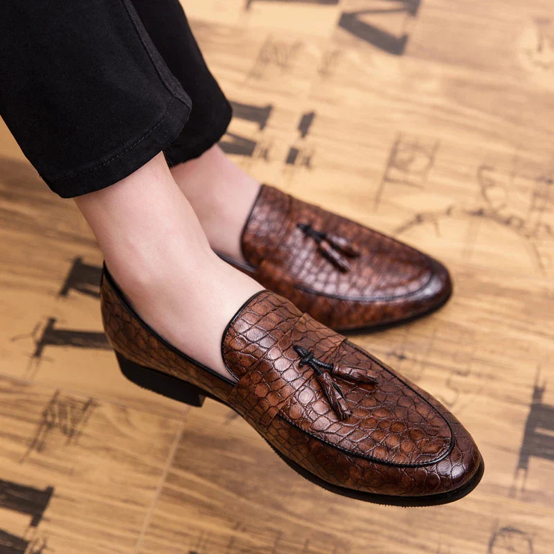 Men’s Outdoor Soft Leather Shoes – Lightweight Non-Slip Walking Loafers