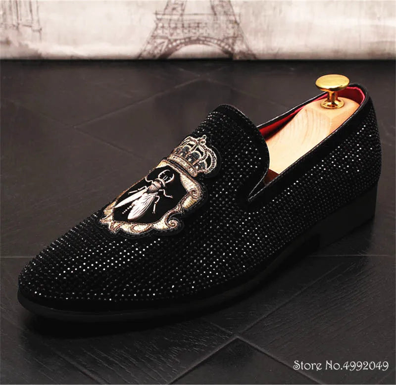 NEW Pointed Toe Embroidery Rhinestone Flats Shoes For Men Male Wedding Dress Prom Homecoming Shoes Zapatos Hombre Vestir