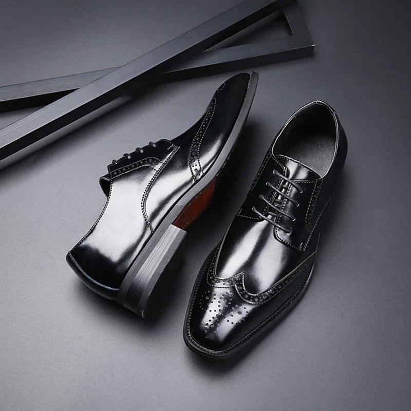Men's Leather Shoes Carved Business Dress Shoes Shoes For Men Pointed British Brock Shoe EU Large Size 39-47 New