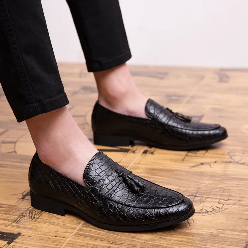 Men’s Outdoor Soft Leather Shoes – Lightweight Non-Slip Walking Loafers