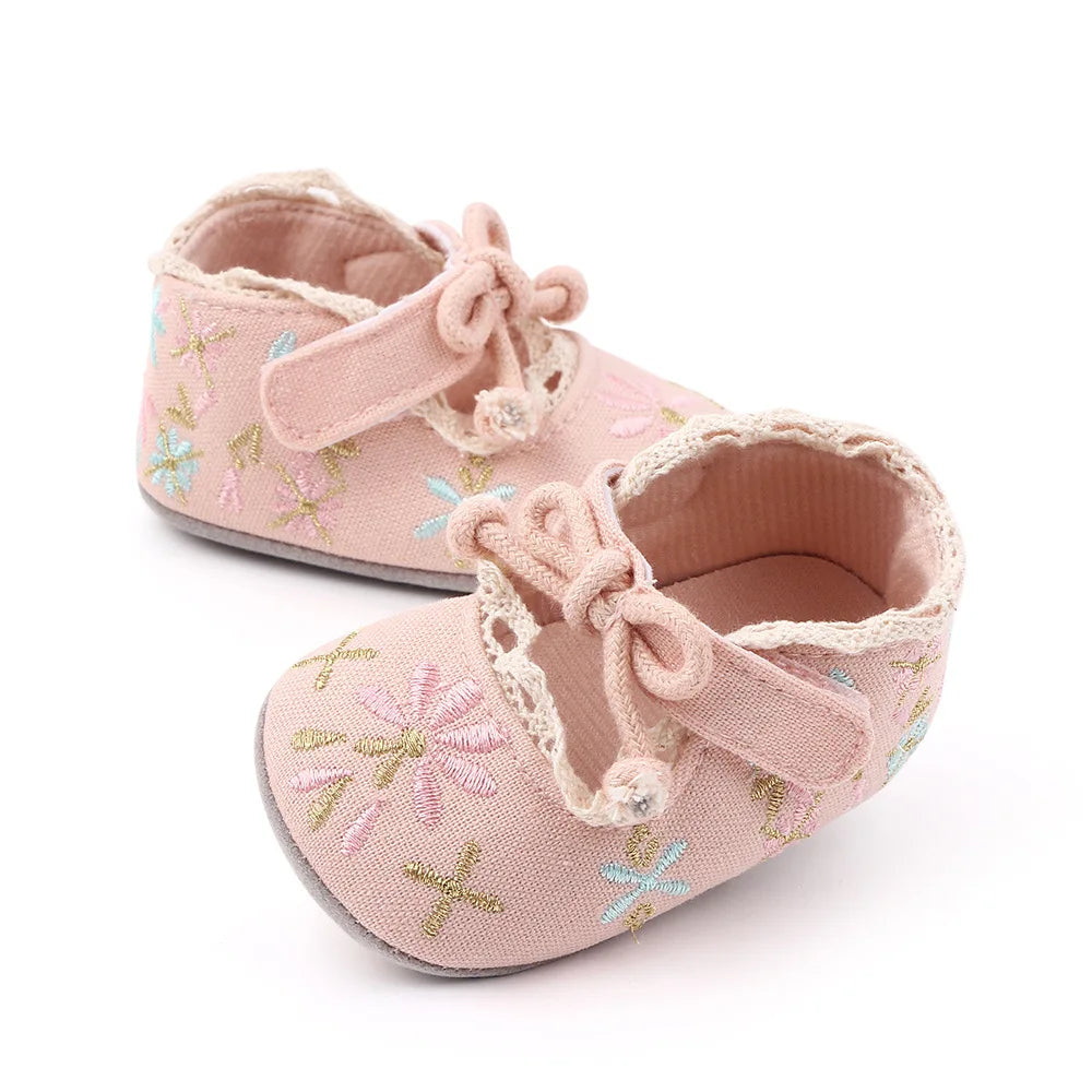 New Flower Embroidery Baby Girl Shoes Cotton Non-slip Soled Toddler Shoes Spring Summer Baby Shoes Princess Girls First Walkers