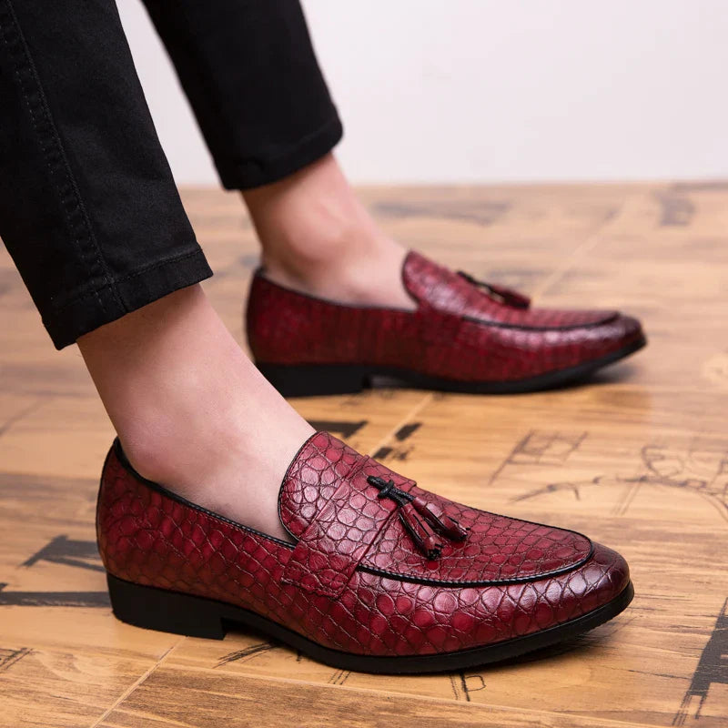 Men’s Outdoor Soft Leather Shoes – Lightweight Non-Slip Walking Loafers