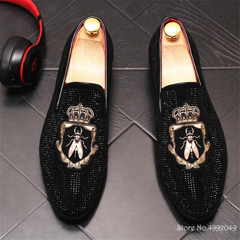 NEW Pointed Toe Embroidery Rhinestone Flats Shoes For Men Male Wedding Dress Prom Homecoming Shoes Zapatos Hombre Vestir