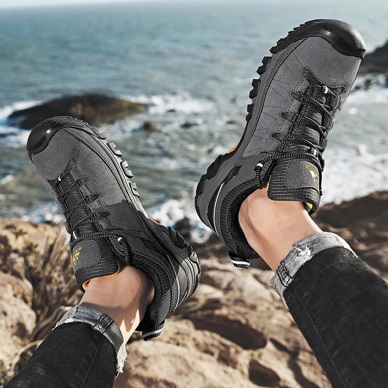 High Quality Men Hiking Shoes Durable Leather Climbing Shoes Outdoor Walking Sneakers Rubber Sole Factory Outlet
