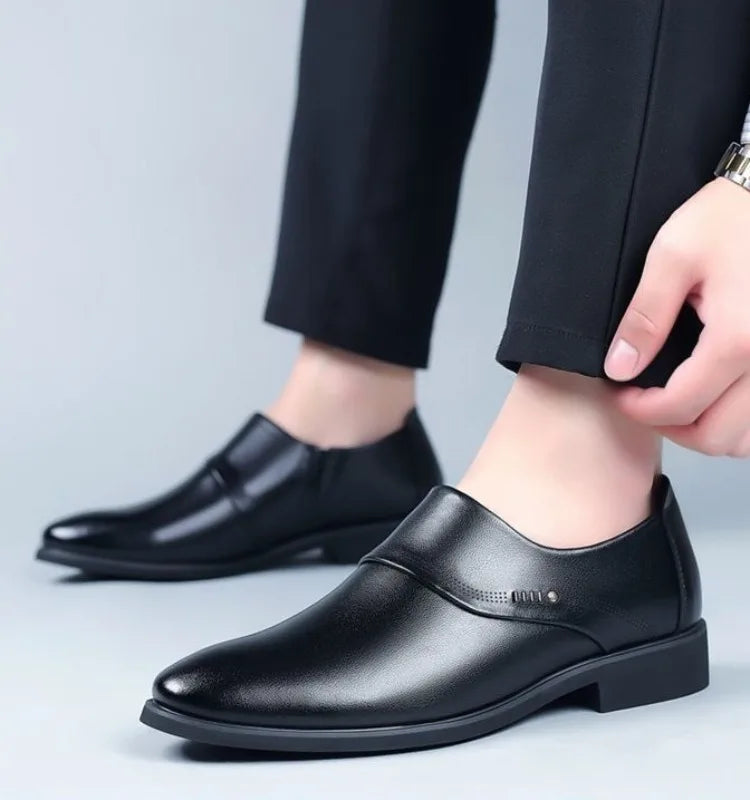 2026 New Men's Shoes Soft Leather Soft Sole Comfortable Fashion Business Casual Leather Shoes Black Footwear