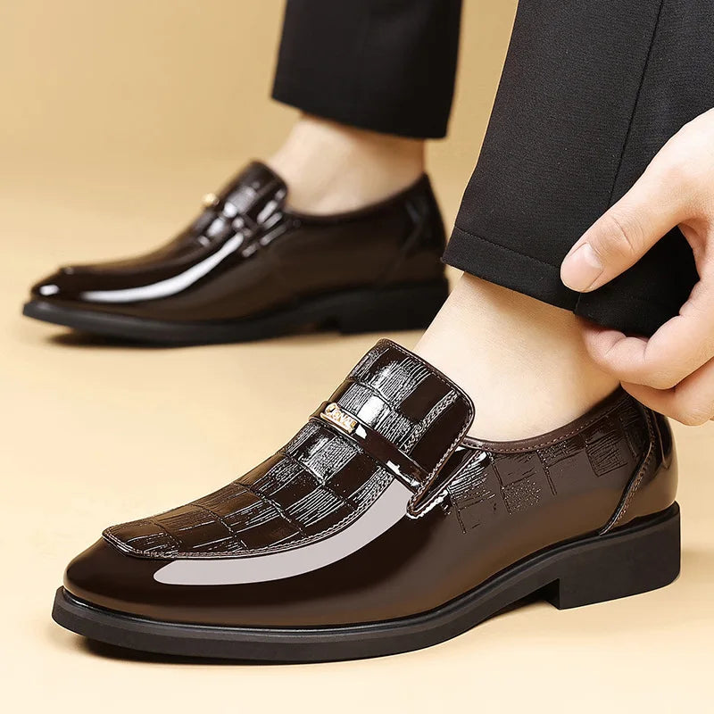 Spring New Men's Business Formal Leather Shoes Solid Color Fashion Casual Shoes Male British Pointed Toe Dress Shoe Man