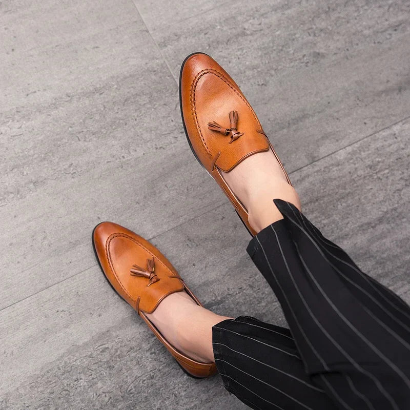 2025 New Men Leather Shoes Pointed Toe Formal Dress Shoes Slip On Men Loafer Tassel Shoe Zapatos Hombre