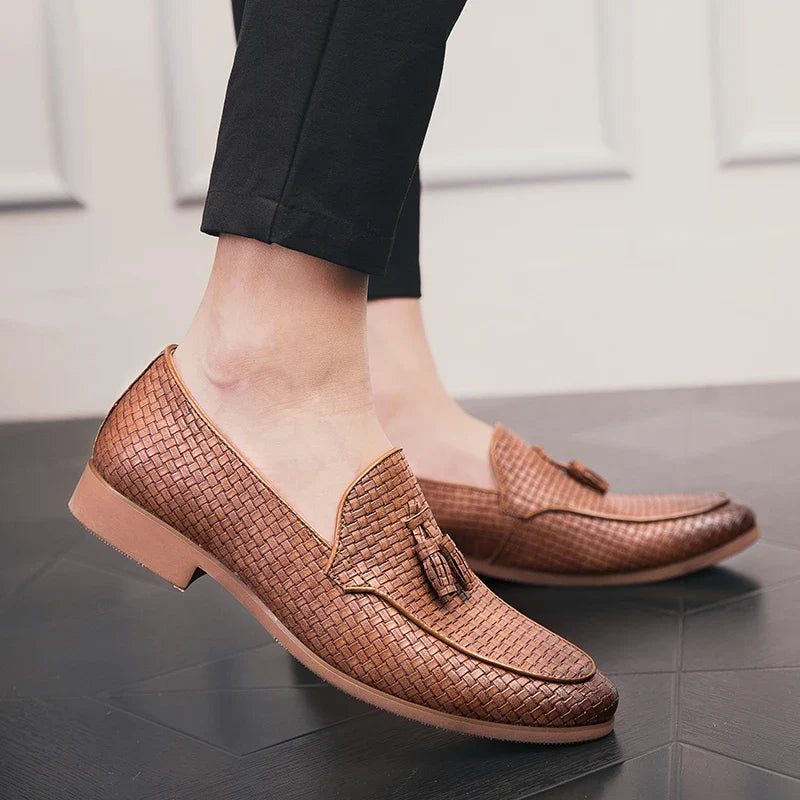 Men leather pointed casual loafers retro braid business shoes Korean fashion tide