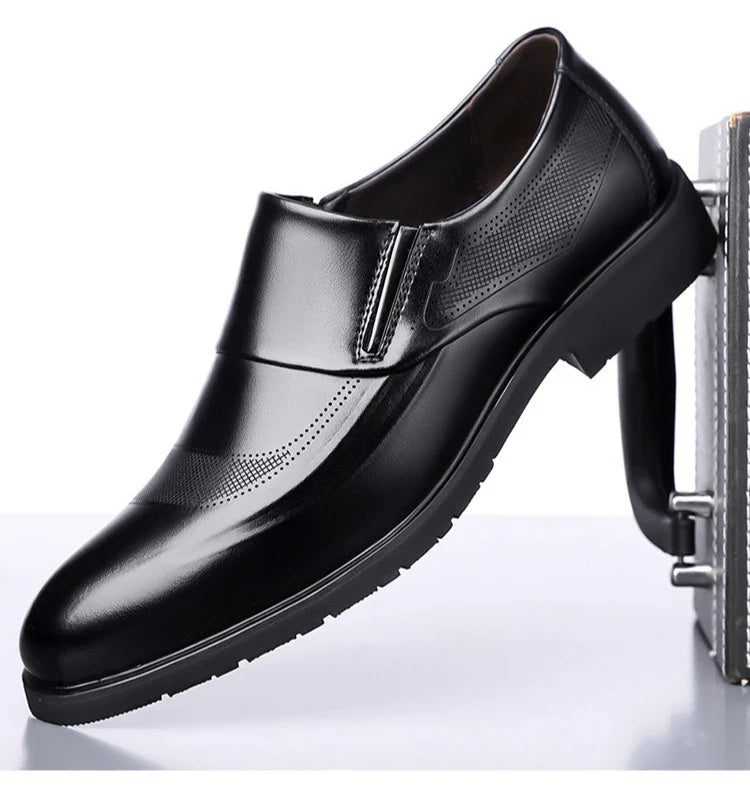 2026 New Designer Leather Shoes for Men Spring Autumn Business Casual Shoes Male Fashion Solid Color Wedding Shoe Man