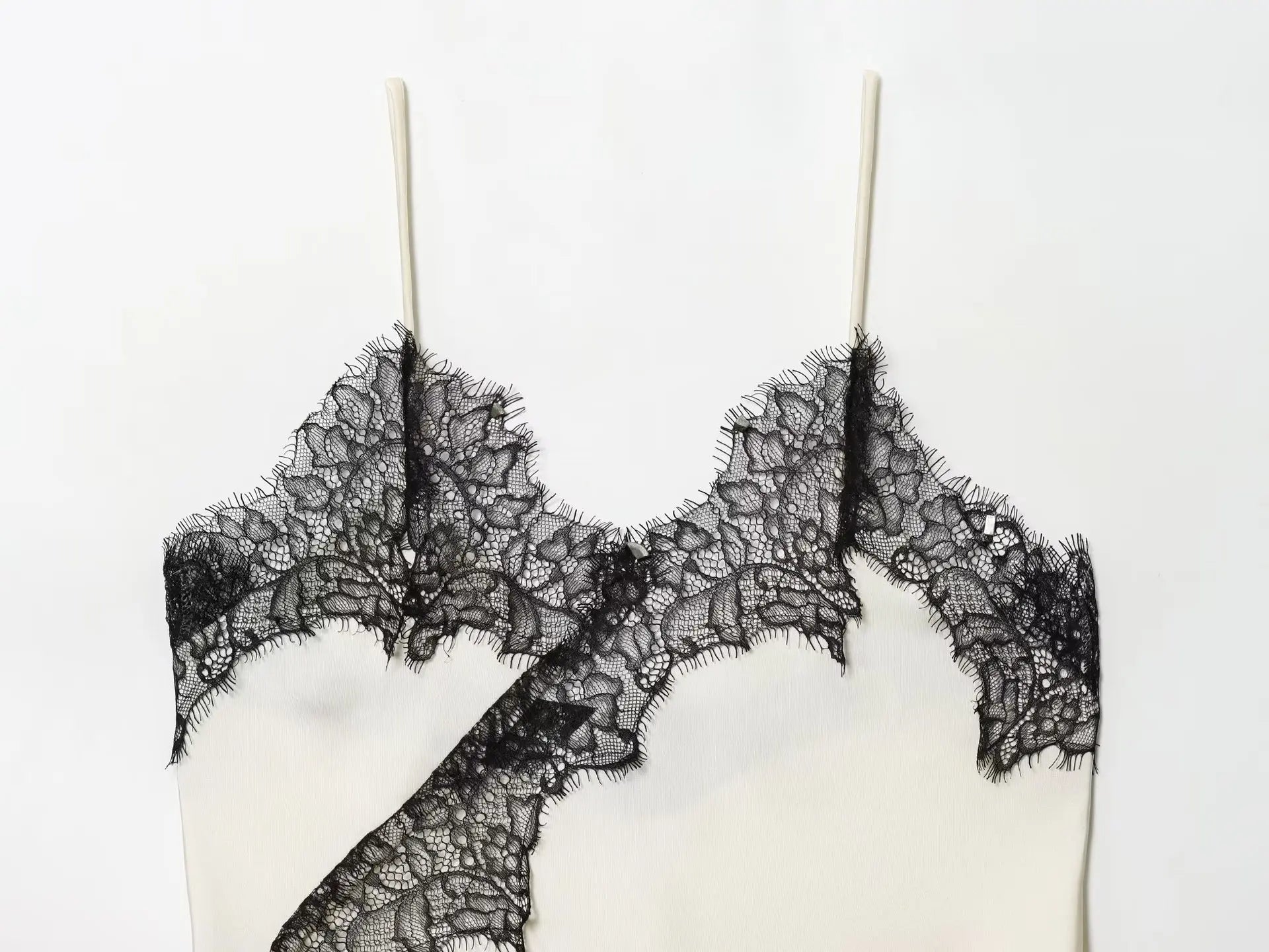 Women Fashion Lace Patchwork Straps Top Irregular Hem Spaghetti Straps V-Neck Hollow Sexy Tops 2026 Summer Night Date Wear