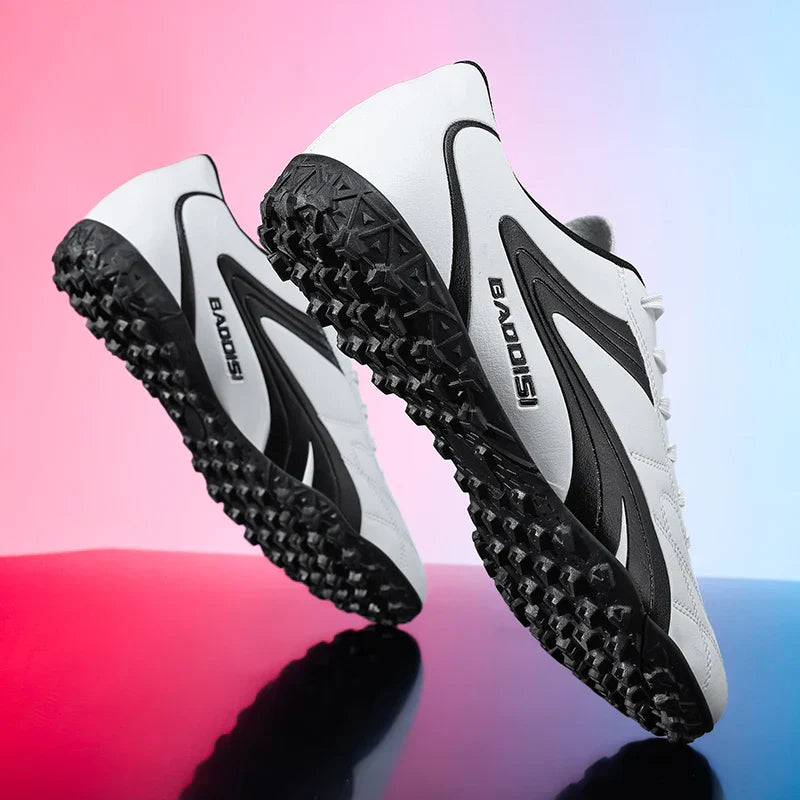 Men Soccer Shoes Breathable Football Boots Futsal Ultralight Professional Training Sneakers Unisex Grass Cleats Match Sport