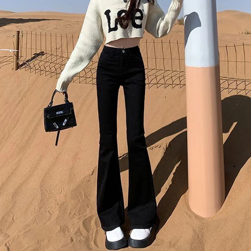 بنطلون جينز نسائي ضيق بخصر عالٍ وواسع من الأسفل بتصميم عتيق