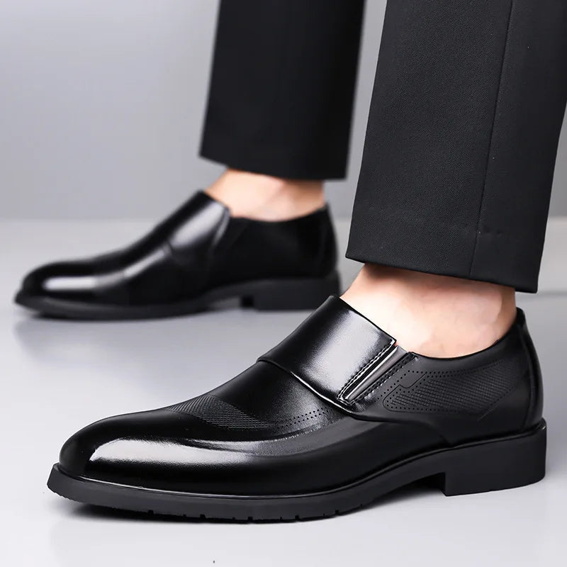 2026 New Designer Leather Shoes for Men Spring Autumn Business Casual Shoes Male Fashion Solid Color Wedding Shoe Man
