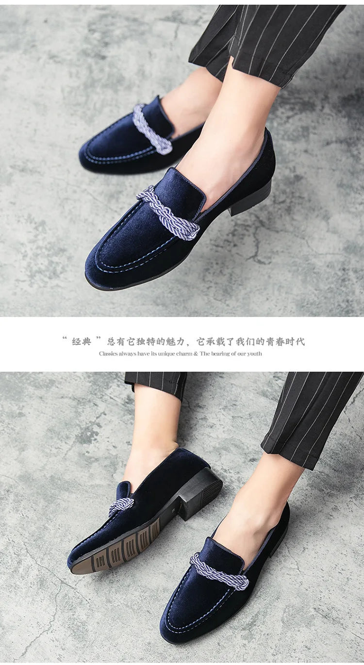 British Style Men Loafers Fashionable Classic Suede Deerskin Casual Dress Brooch Twisted Personality Small Leather Shoes 38-48