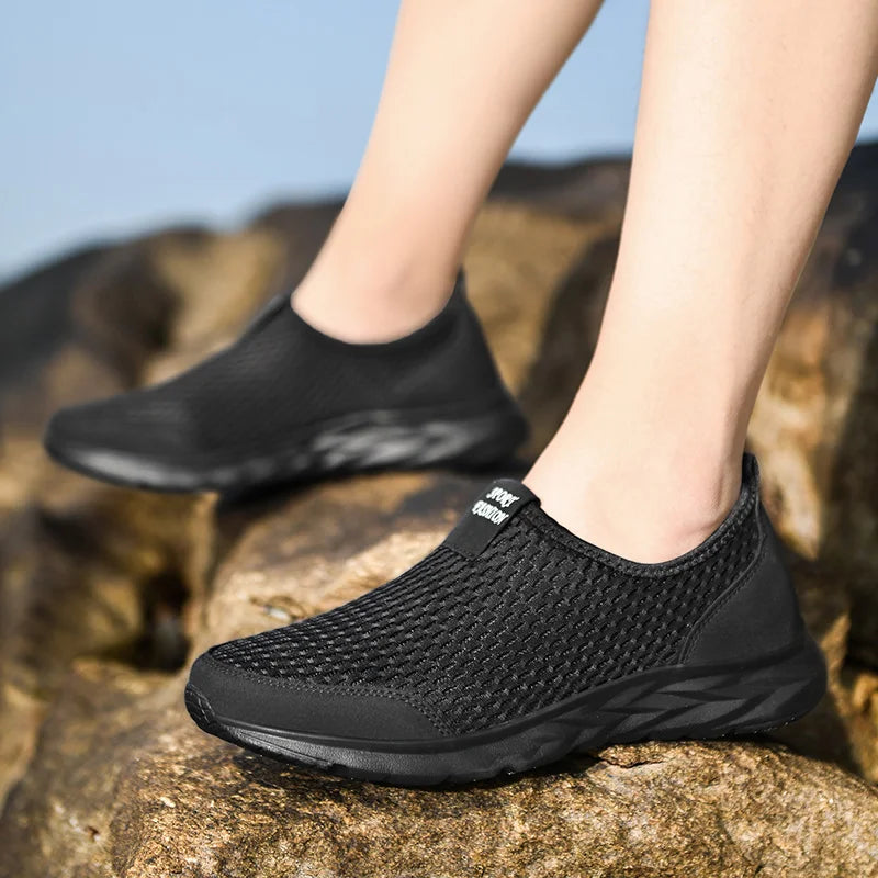 Men's Sneakers Breathable Mesh Men Casual Shoes Outdoor Non-Slip Big Size Loafers Walking Lightweight Male Tennis shoes