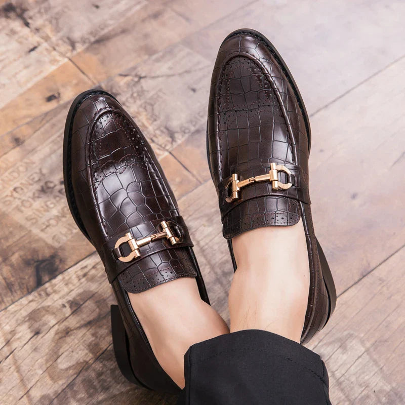 Designer Metal Buckle Loafers Men's Business Dress Fashion Casual Black Patent Leather Pointed-Toe Shoes Men's Loafers Slip-On