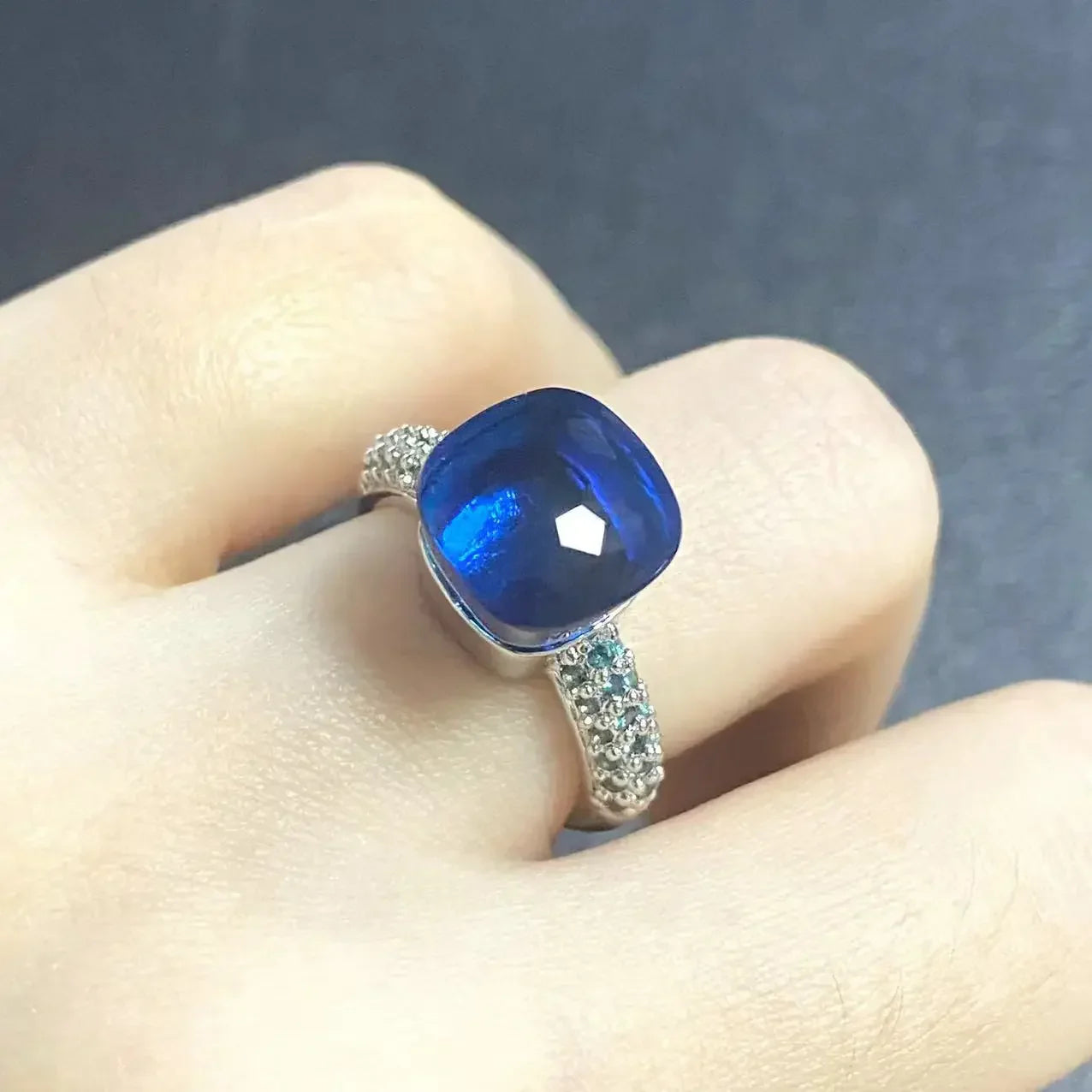 10.6mm Classic Ring for Women Light Blue Zircon Blue Topaz Candy Water Drop Crystal Ring Platinum Plated Jewelry Gift