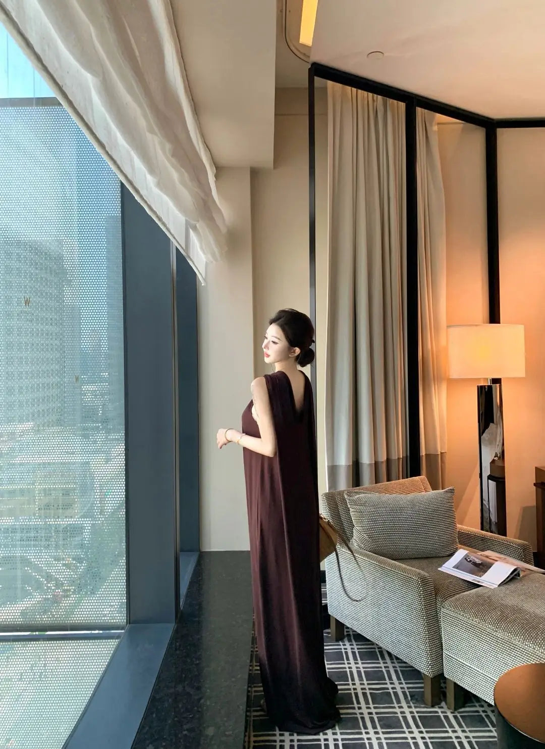 French Temperament Coffee Color Sleeveless Hanging Neck Dress For Women In The Summer Of 2026, New Slim And Flowing Long Dress