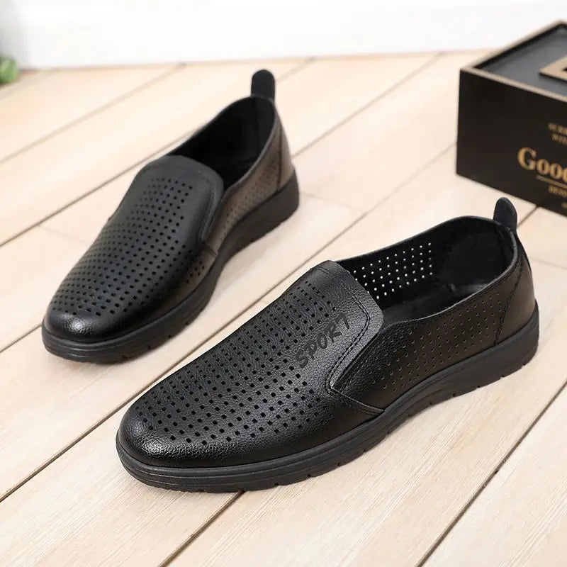 2026 Summer Men Sandals Business Casual Leather Hollow Out Shoes Breathable Soft Sole Clogs Fashion Comfortable Outdoor Slides