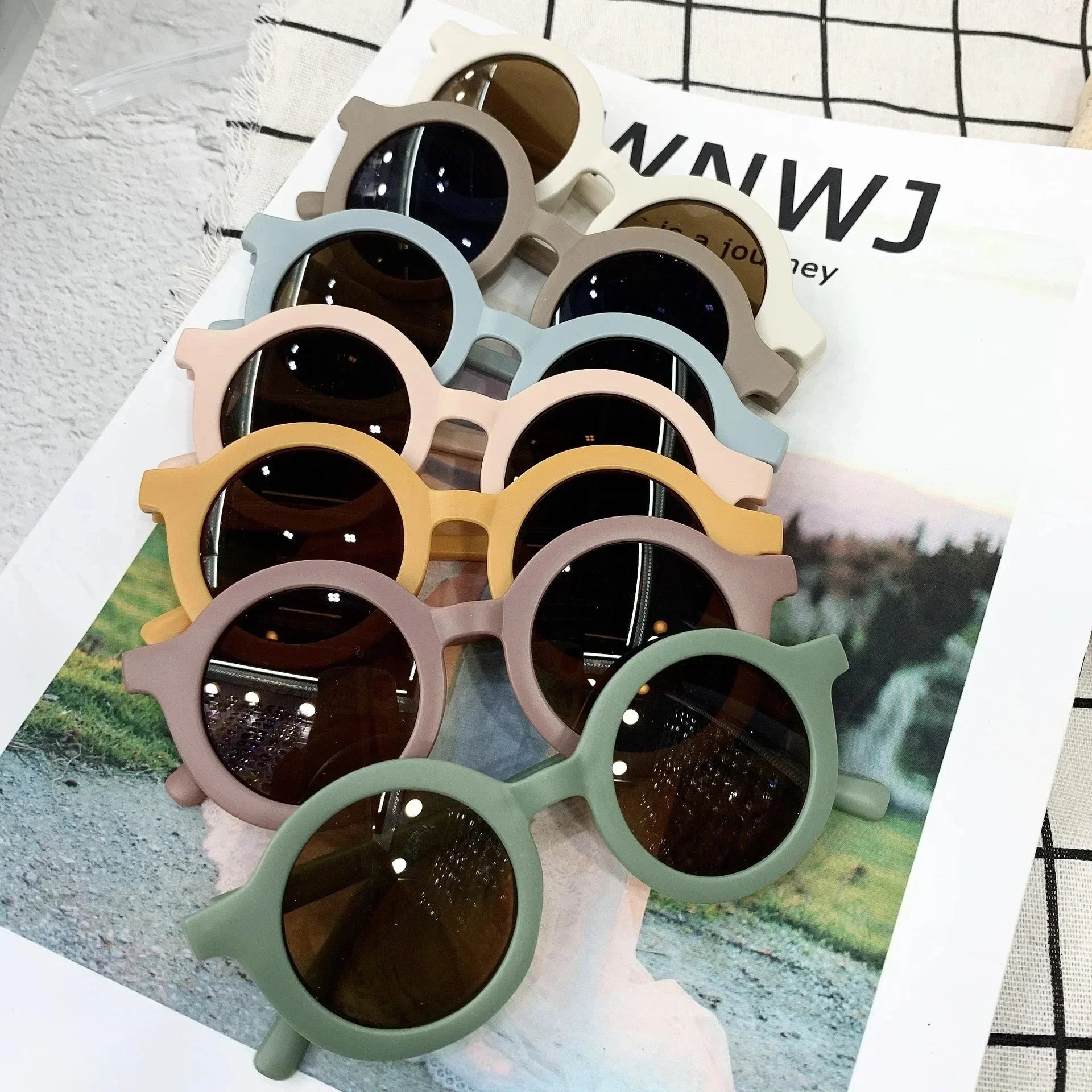 2024 new children's sunglasses yuanchaotong UV400 plastic  glasses  sunglasses