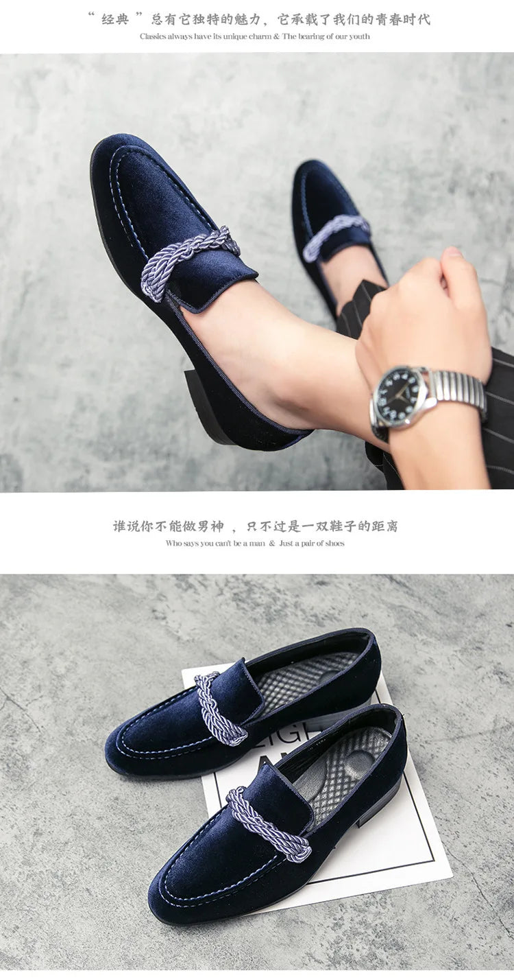British Style Men Loafers Fashionable Classic Suede Deerskin Casual Dress Brooch Twisted Personality Small Leather Shoes 38-48