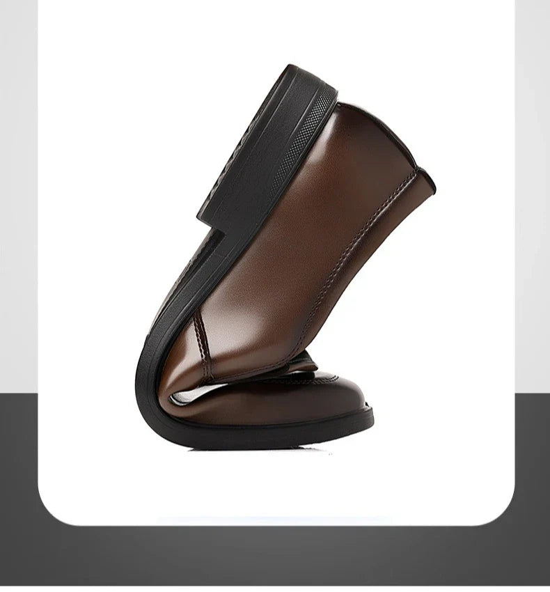 New Designer Soft Leather Shoes for Men Solid Color Fashion Business Casual Shoes Male Spring Autumn New Dress Shoe Man