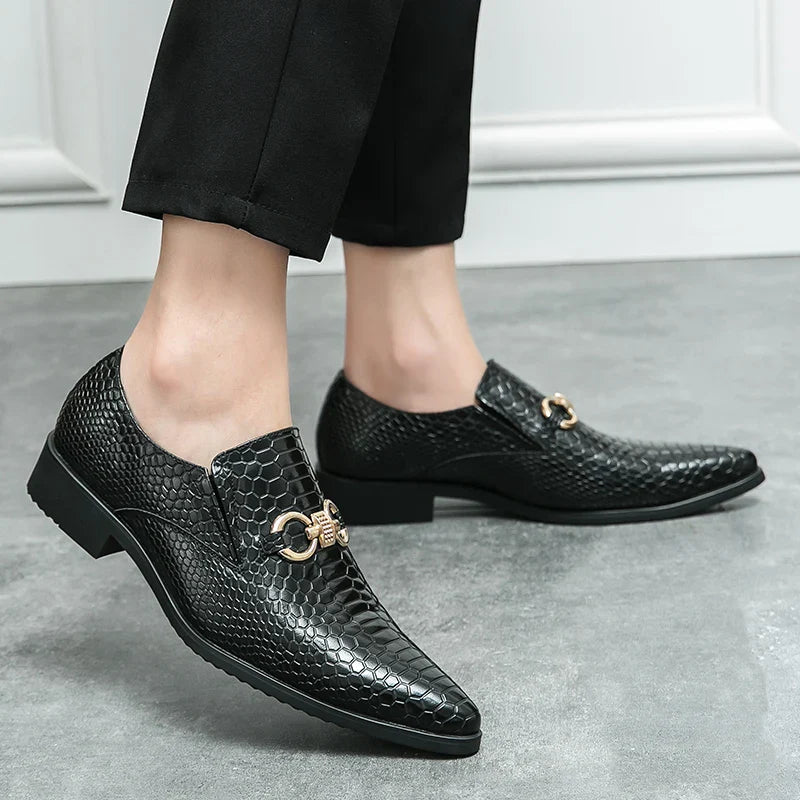 Retro Bronze Loafers Non-Slip Men Shoes Pointed Toe Dress Leather Shoes Luxury Brand Social Dress Shoe Male Comfortable for Men