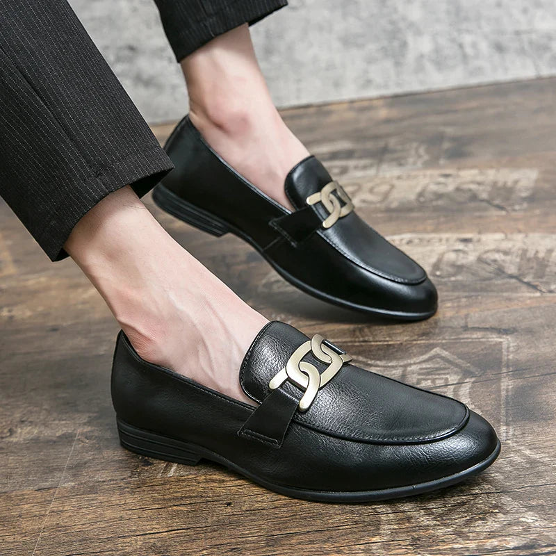 Italian Fashion Leather Shoes Moccasins For Men Casual Man Shoe Business Male Formal Pointed Fashion Wedding Black Skin