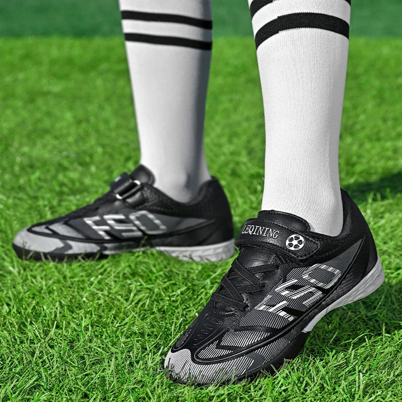 New Kid Match Boys Football Boots Sneakers Professional Non-Slip Sports Shoes Match Soccer Shoes Outdoor Comfortable Unisex
