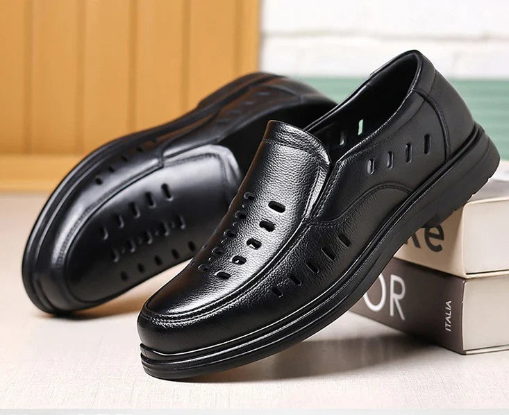 2026 New Designer Breathable Hallow Leather Shoes for Men Black Fashion Summer Shoes Male Britsh Business Casual Shoes Man