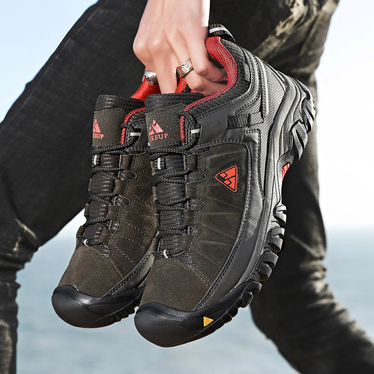 High Quality Men Hiking Shoes Durable Leather Climbing Shoes Outdoor Walking Sneakers Rubber Sole Factory Outlet
