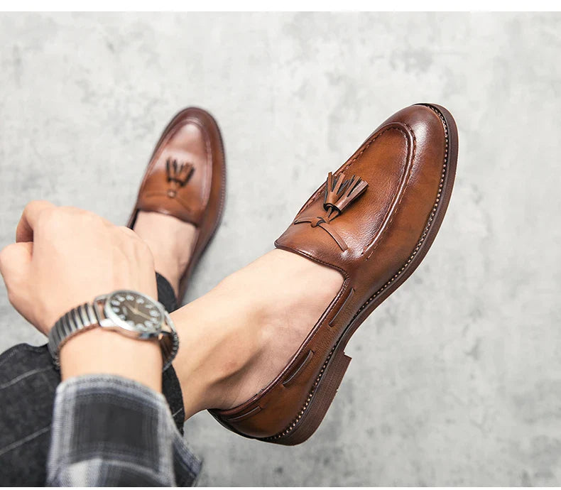 New high quality pointed casual leather shoes men's wedding shoes Bullock fringe a slip-on beef sole stylist fashion shoes
