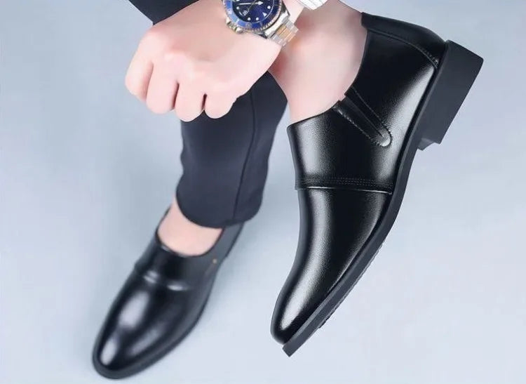 2026 New Men's Shoes Soft Leather Soft Sole Comfortable Fashion Business Casual Leather Shoes Black Footwear