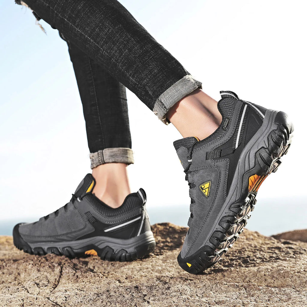 High Quality Men Hiking Shoes Durable Leather Climbing Shoes Outdoor Walking Sneakers Rubber Sole Factory Outlet