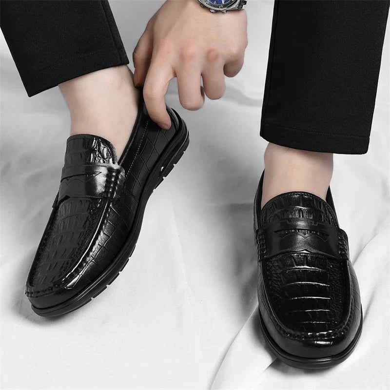 Mens Leather Mens Loafers Non Slip Walking Flats Breathable Driving Shoes Outdoor Slip on Casual Shoes Man Work Office Sneakers
