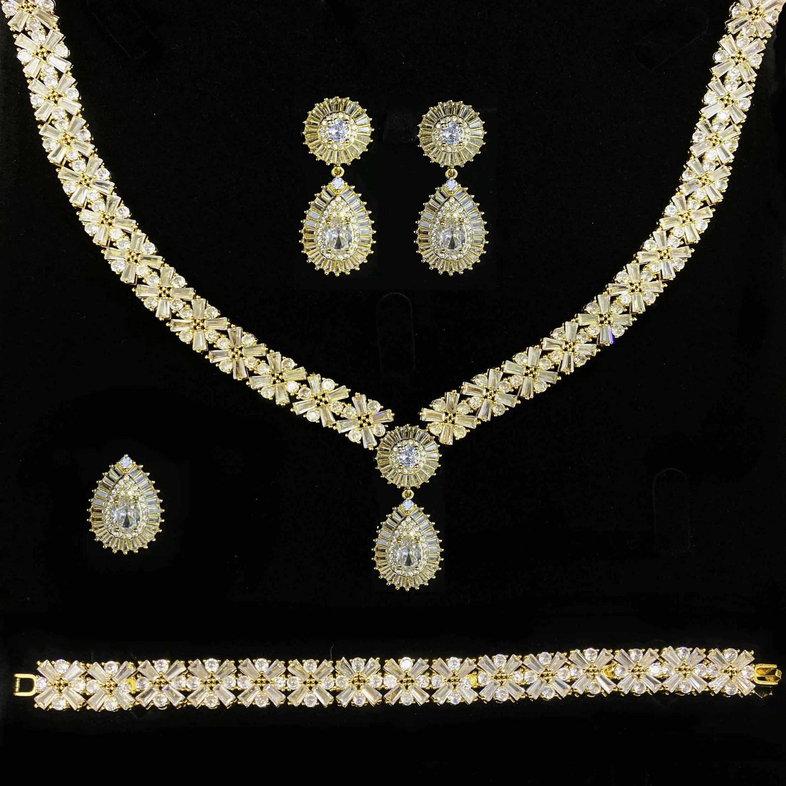 Luxury Wedding Indian Bridal Jewelry Sets Women Snowflakes Cubic Zirconia 4 pcs Necklace Earrings for Women