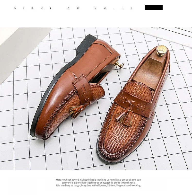 Men's Dress Shoes High Quality Brogues Casual Business Leather Shoes Social Party Leather Loafers Male Tassel Wedding Shoes