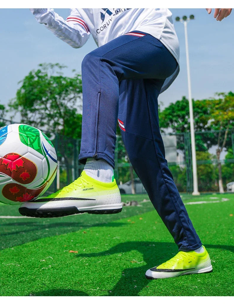 New Men Soccer Shoes Futsal Cleats Ultralight Hot Sale Football Boots Unisex High-quality Women Professional TF/FG Sneakers