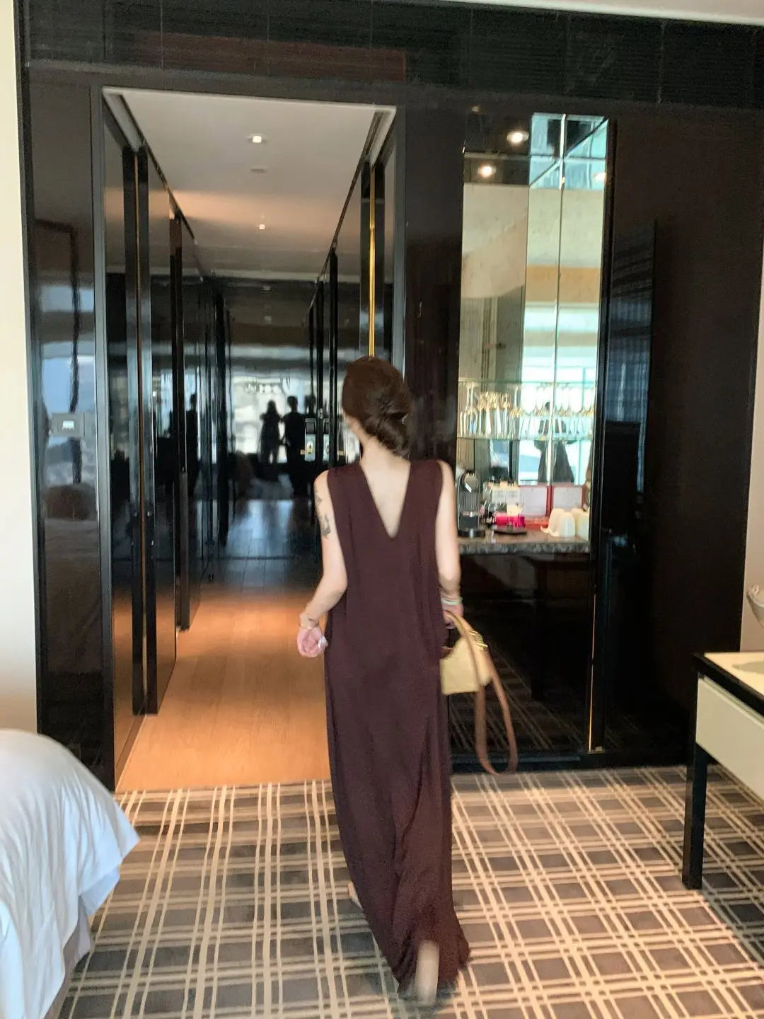 French Temperament Coffee Color Sleeveless Hanging Neck Dress For Women In The Summer Of 2026, New Slim And Flowing Long Dress