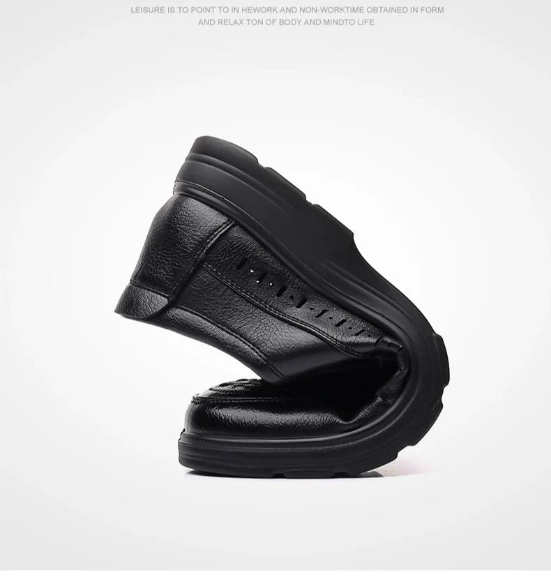 Summer New Designer Hallow Leather Shoes Man Breathable Soft Sole Business Casual Shoes Male Fashion Loafers Shoes for Man