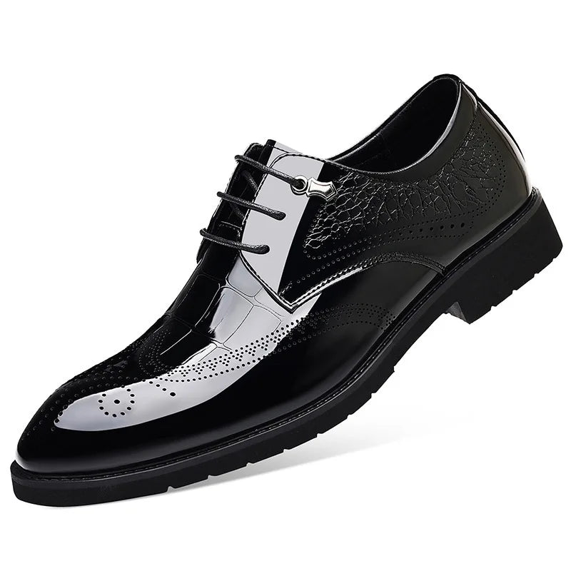 Lace Designer Fashion Business Casual Shoes for Men Spring Summer New Patent Leather Shoes Male Solid Color Wedding Shoe Man