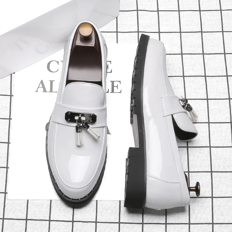 Italy Luxury Brand Loafers Men Shoes Tassel Men Designer Shoes British Style Lacquered Leather Shoes Thick Bottom Wedding Shoes