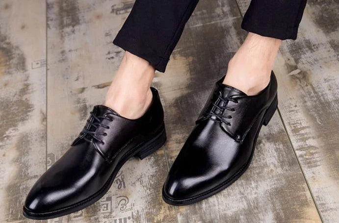 Men's Korean Style Business Casual Leather Shoes with Invisible Height Increase Versatile Pointed Toe British Style Trendy Shoes