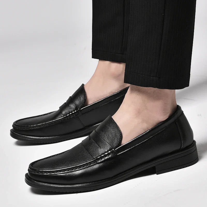 New Luxury Slip on Dress Shoes Men Italian Comfortable Loafer for Men Outdoor Mens Slip on Flats Classic Men Shoes for Wedding