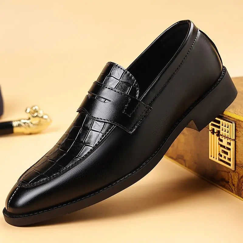 New Men's Leather Shoes Business Casual British Style Breathable Slip-on Loafers Pointed Toe Fashion Sneakers