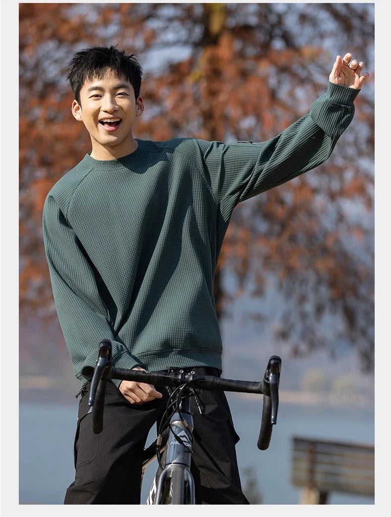 Outdoor Series: Classic Crew Neck T-Shirt with Moisture-Wicking, Quick-Drying & Antibacterial Tech for All-Weather Commute